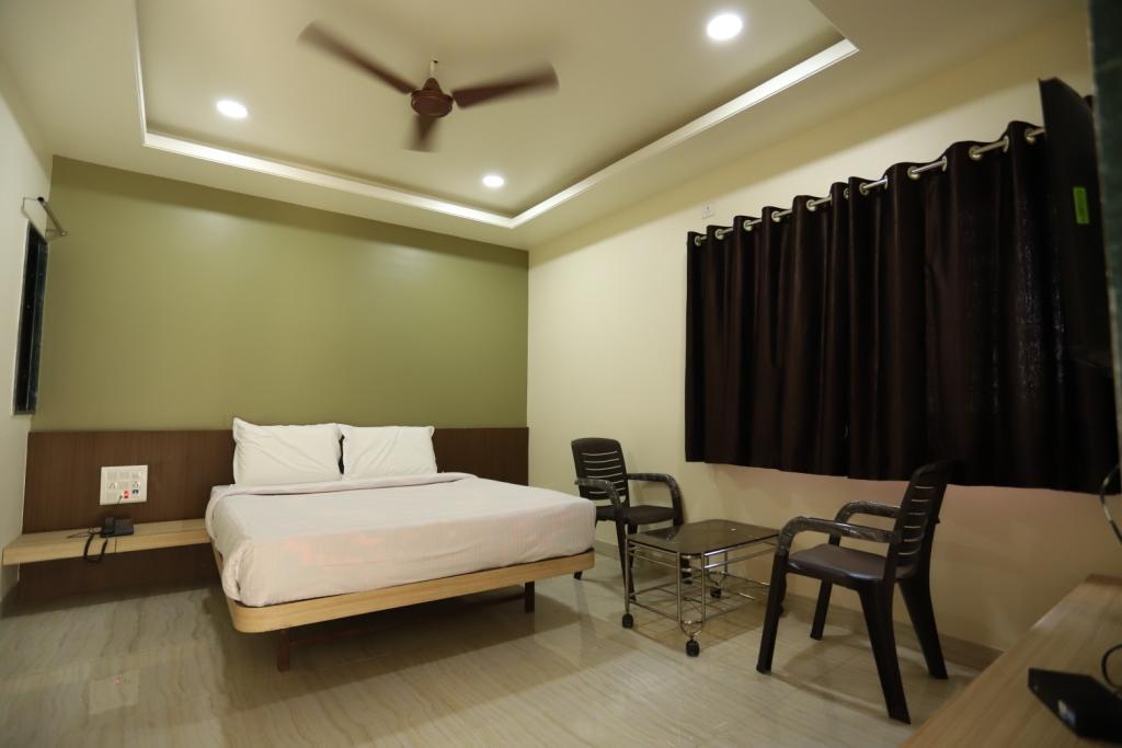Hotel Pride Executive Solapur Exterior photo