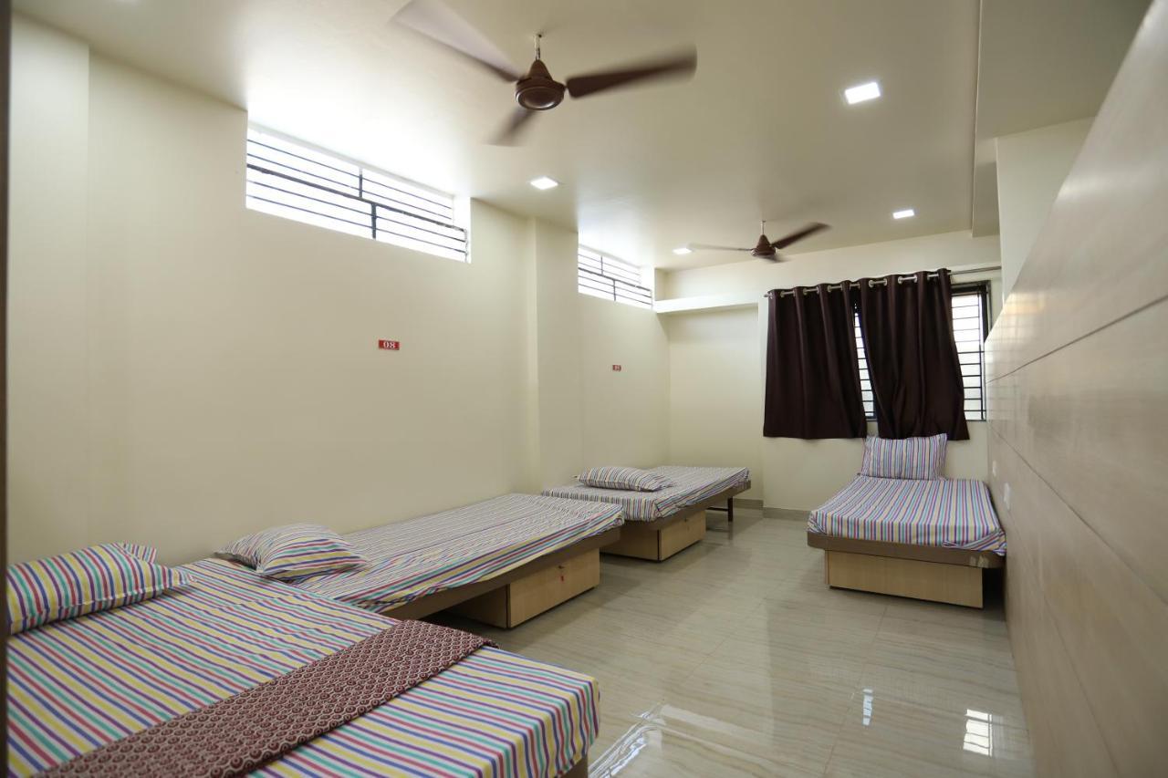 Hotel Pride Executive Solapur Exterior photo