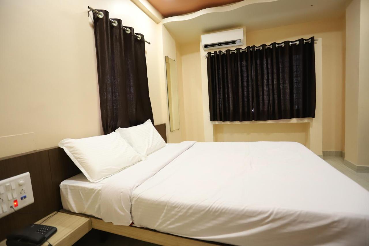 Hotel Pride Executive Solapur Exterior photo